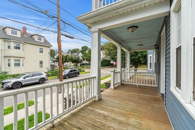 Building Photo - 279 Belmont St