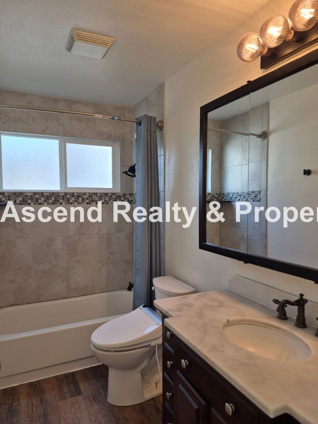 Building Photo - Need Space? This is the Place! Available NOW~Beautifully Updated 4Bed/3Bath Backs to Park Pets OK