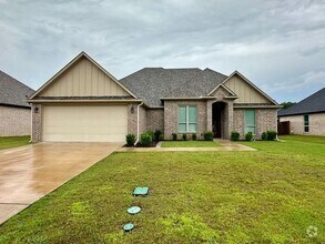 Building Photo - Available Now! Stunning 3 Bedroom 2 Bath i...