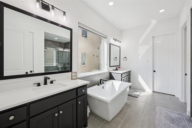 Building Photo - 3691 Spruce Hills St