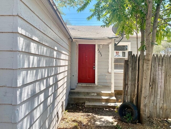Building Photo - 2203 25th St