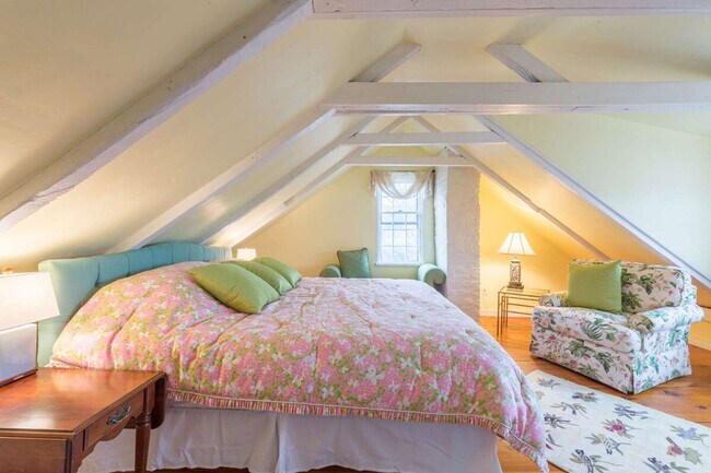 Building Photo - 21 Mugford St