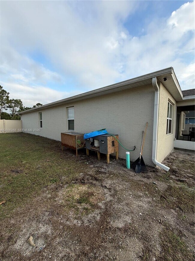 Building Photo - 383 Hanford Rd SW