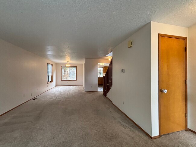 Building Photo - 7050 SW 174th Ave