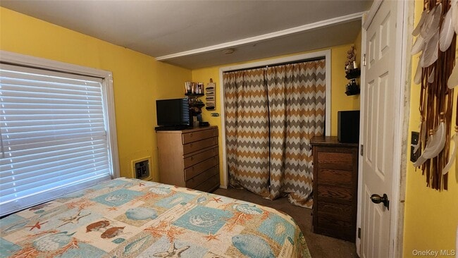 Building Photo - 193 Commack Rd