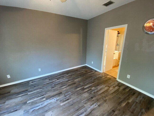 Building Photo - 7919 Martinelli