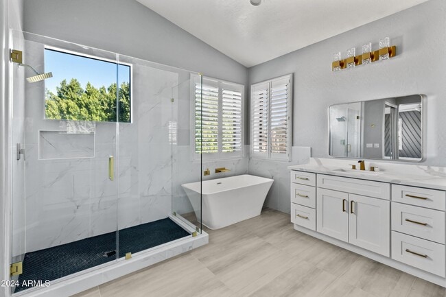 Building Photo - 6420 E Montreal Pl