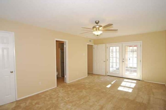 Building Photo - 3151 Kinkaid Dr