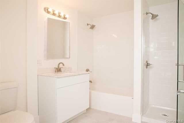 Building Photo - 121 Rombout Ave