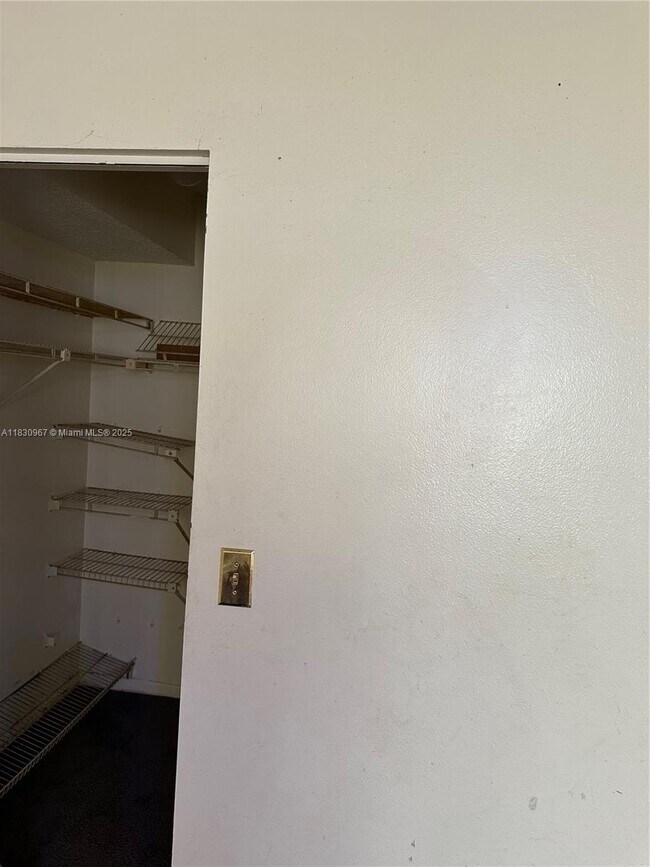 Building Photo - 6575 W Oakland Park Blvd