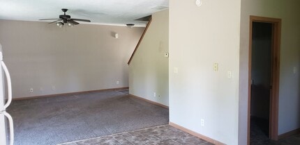 Building Photo - 3867-3871 Ledyard Street