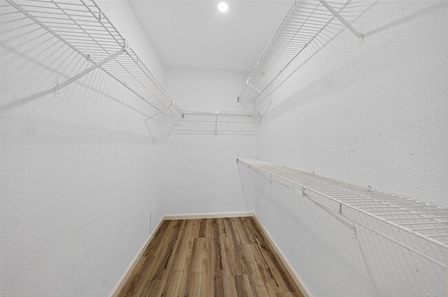 Building Photo - 17006 Enchanted Cir E