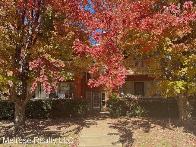 Building Photo - 1 br, 1 bath House - 137 1/2 NW 17th Street