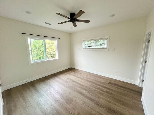 Building Photo - 669 Townsite Dr