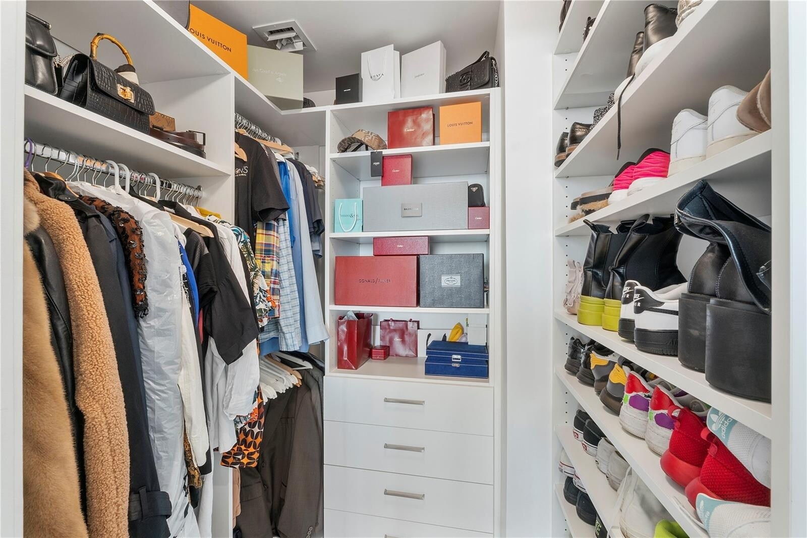 Building Photo - 460 NE 28th St