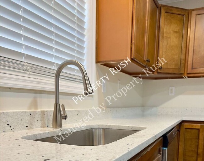 Building Photo - 209 Signal View St