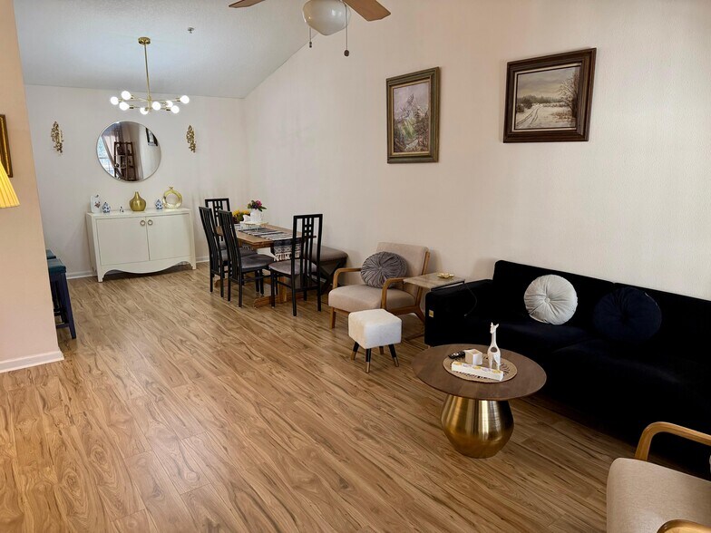 Building Photo - 575 Oakleaf Plantation Pky