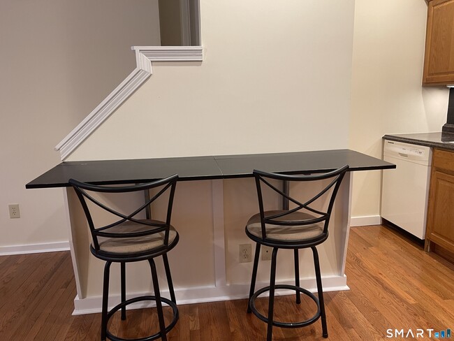 Building Photo - 80 Grassy Plain St