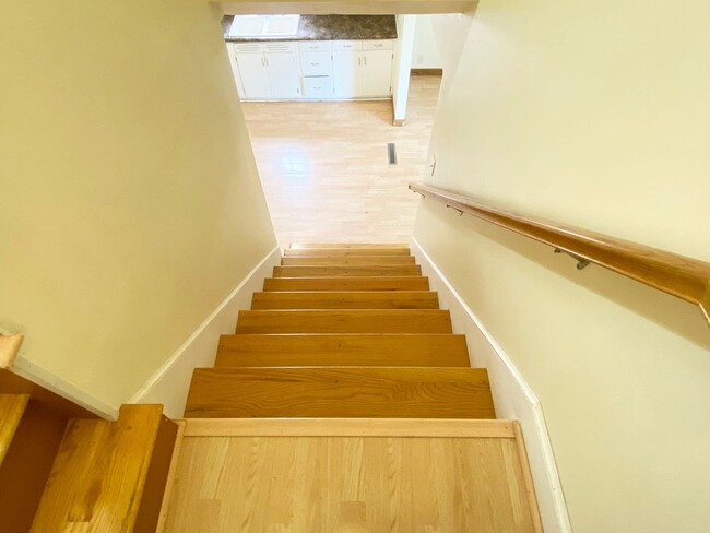 Building Photo - 4-Bedroom, 1 Bath Southeast Side Single Fa...