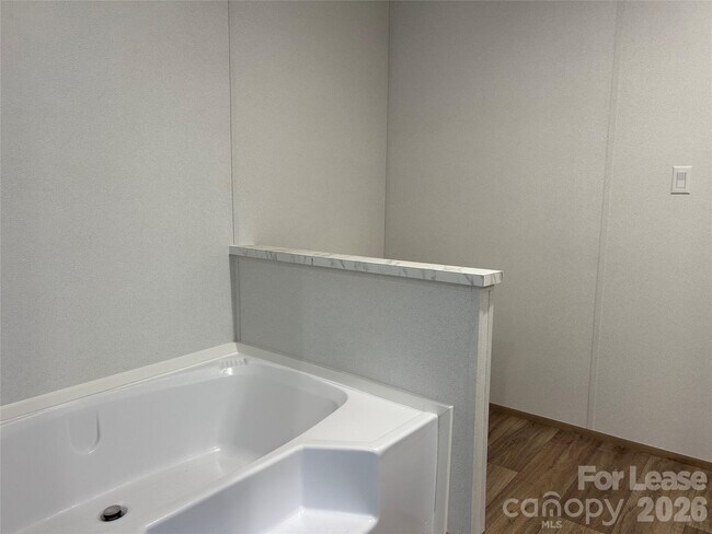 Building Photo - 128 Gatewood Dr