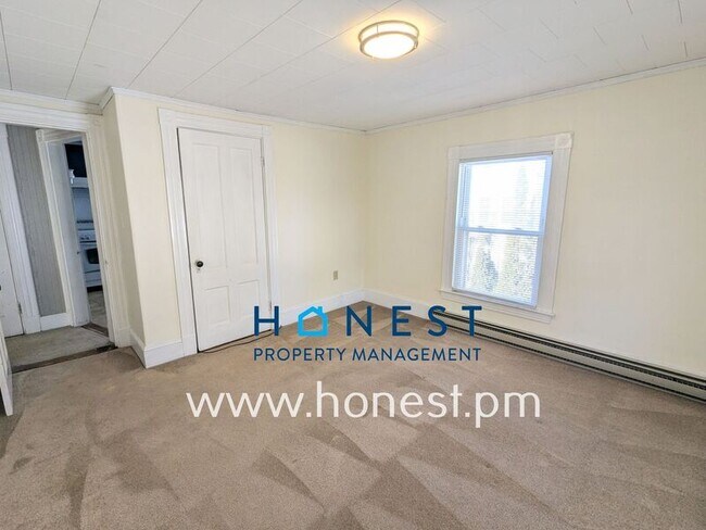 Building Photo - 3 Deeb St