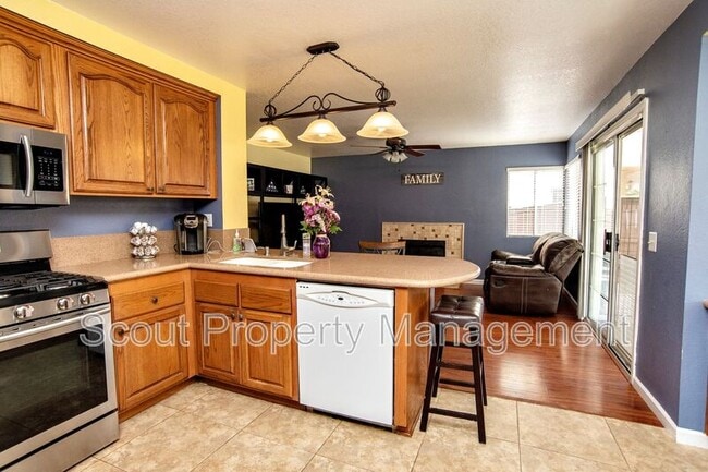 Building Photo - 24535 Leafwood Dr