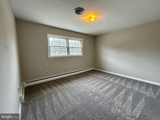 Building Photo - 287 Anderson Rd