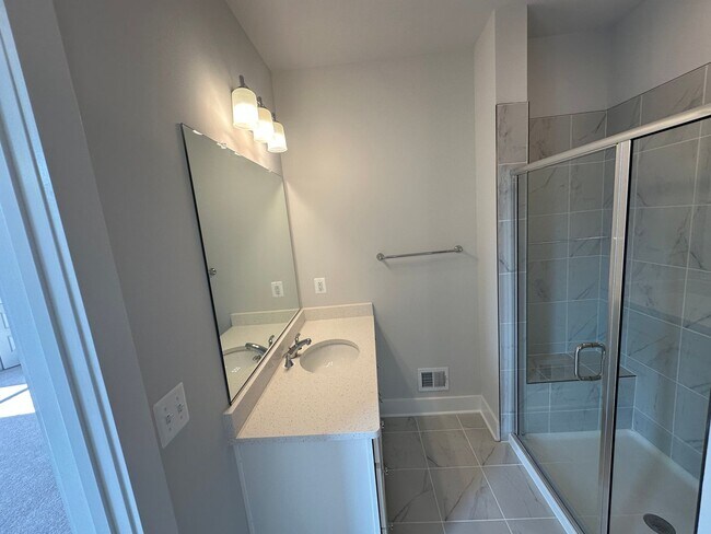 Building Photo - For Rent: Luxurious Short Pump Condo at Ga...