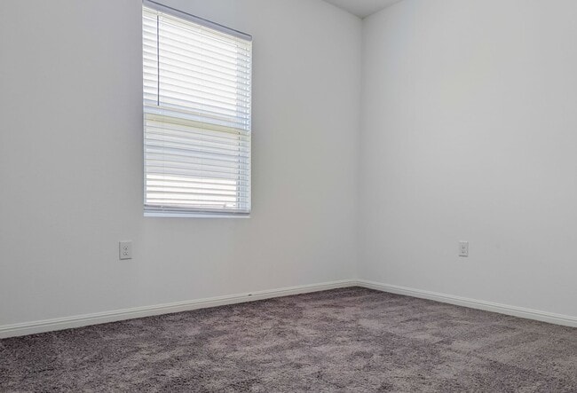 Building Photo - 6510 Routenburn St