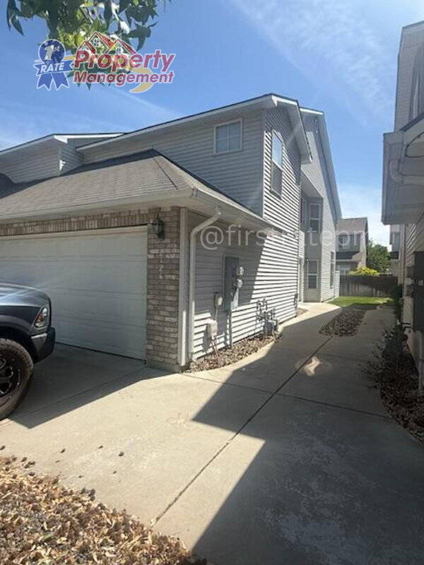 Primary Photo - 2124 S Dorothy Ave