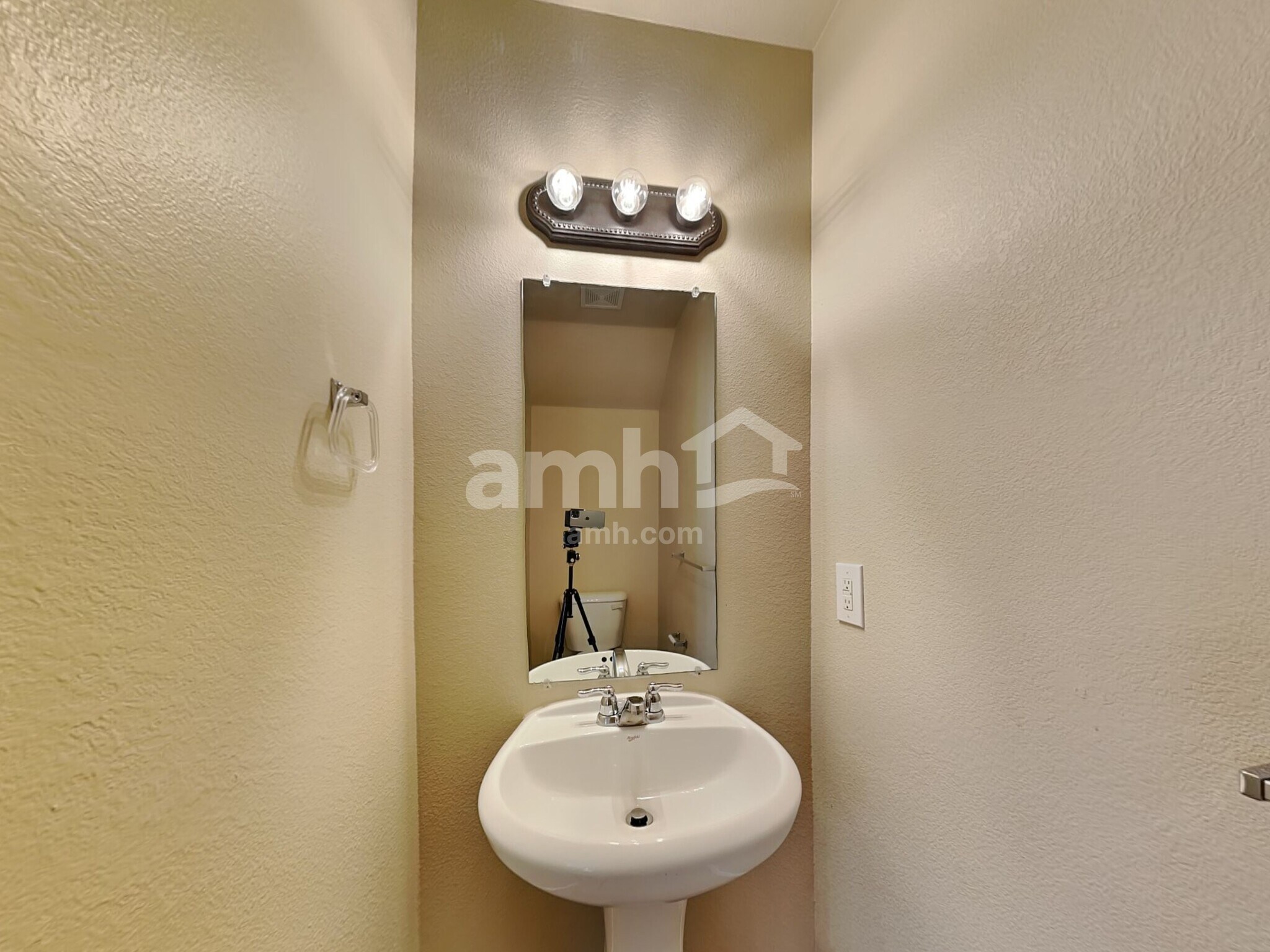 Building Photo - 13149 Cowper Dr