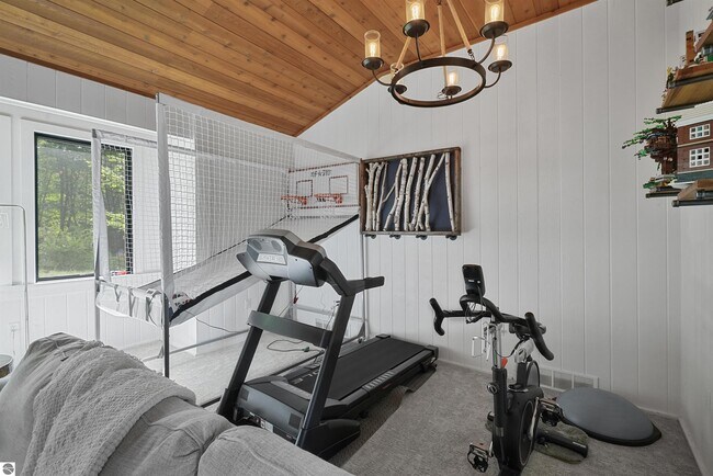 Building Photo - 7320 Peninsula Dr