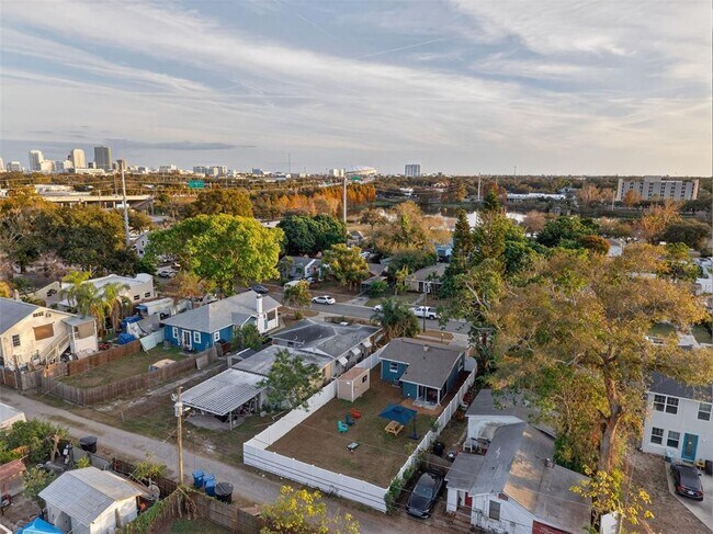 Building Photo - 2301 14th Ave N