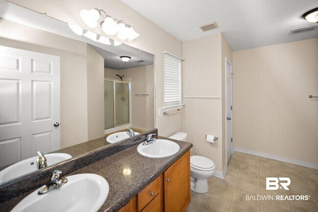 Building Photo - 13097 Concord Dr E
