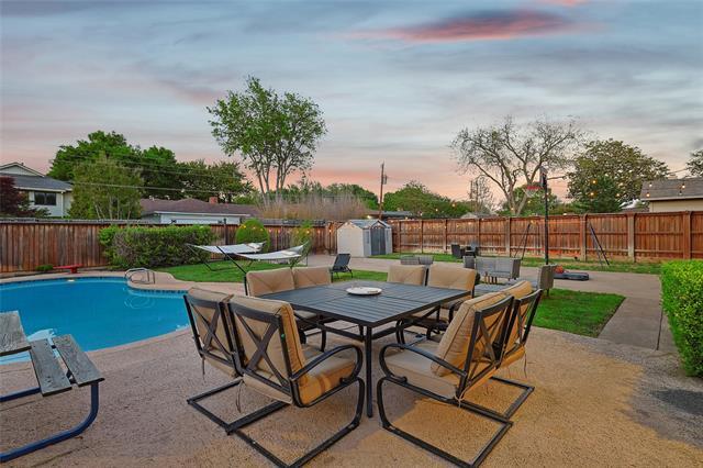 Building Photo - 7841 El Pensador Dr