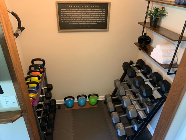 Building Photo - 794 Spring Lake Dr