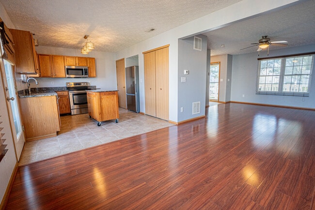 Building Photo - 5500 Glendalough St