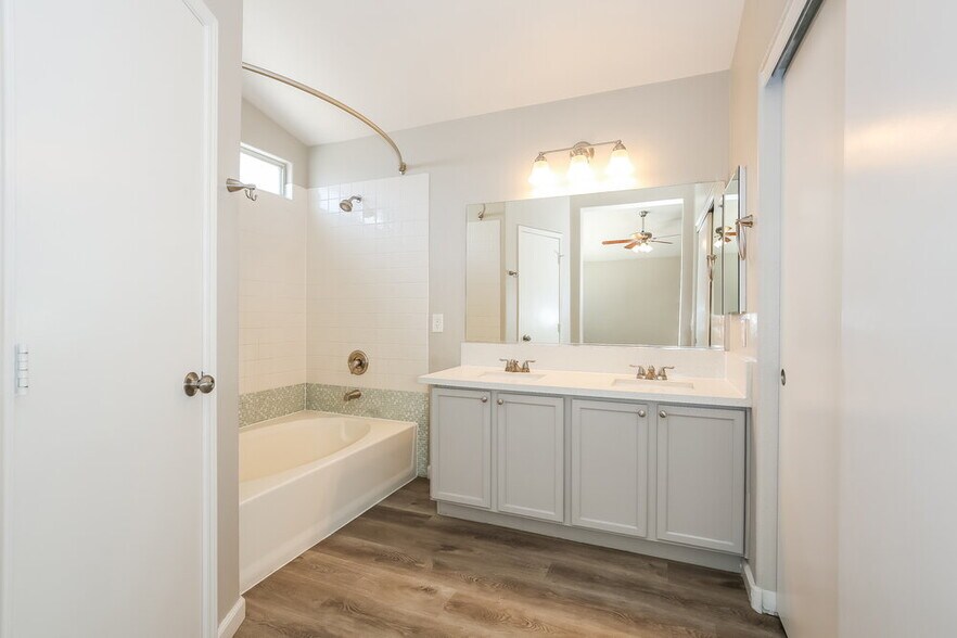 Building Photo - 5325 Cholla Blossom Ct