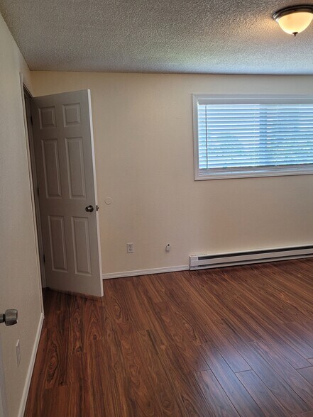 Building Photo - 309 Lola St