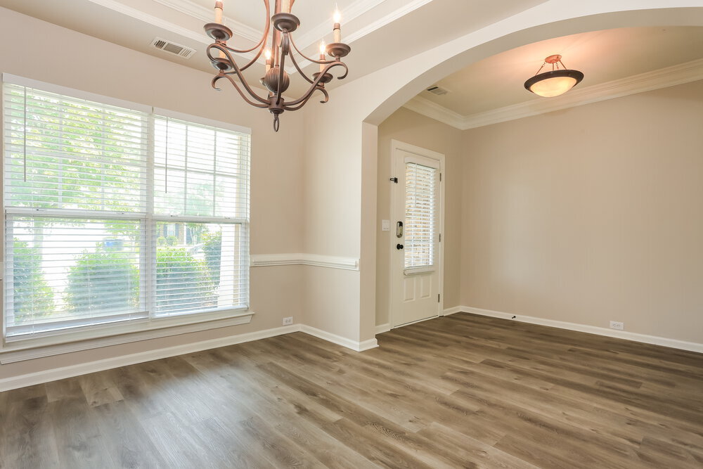 Building Photo - 7756 Parkside Dr