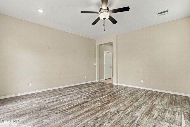 Building Photo - 14525 Juan Diego Dr
