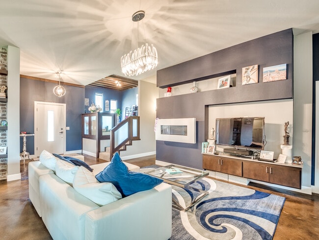 Building Photo - Modern 3 Bedroom with  Lofted Office - All...