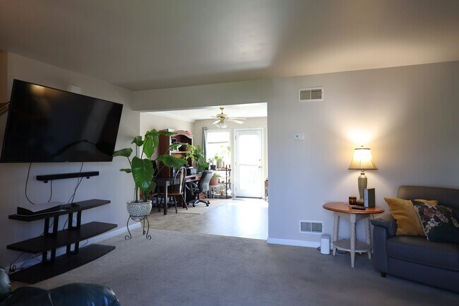Building Photo - 132 Lighthouse Dr
