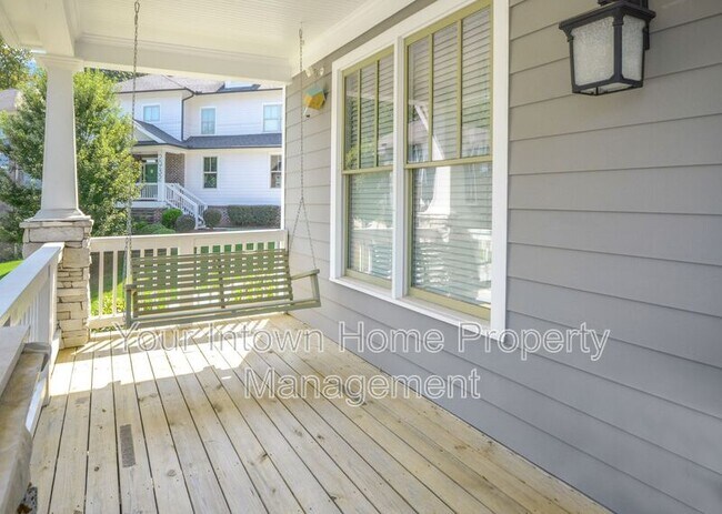 Building Photo - 2938 Silver Hill Terrace SE