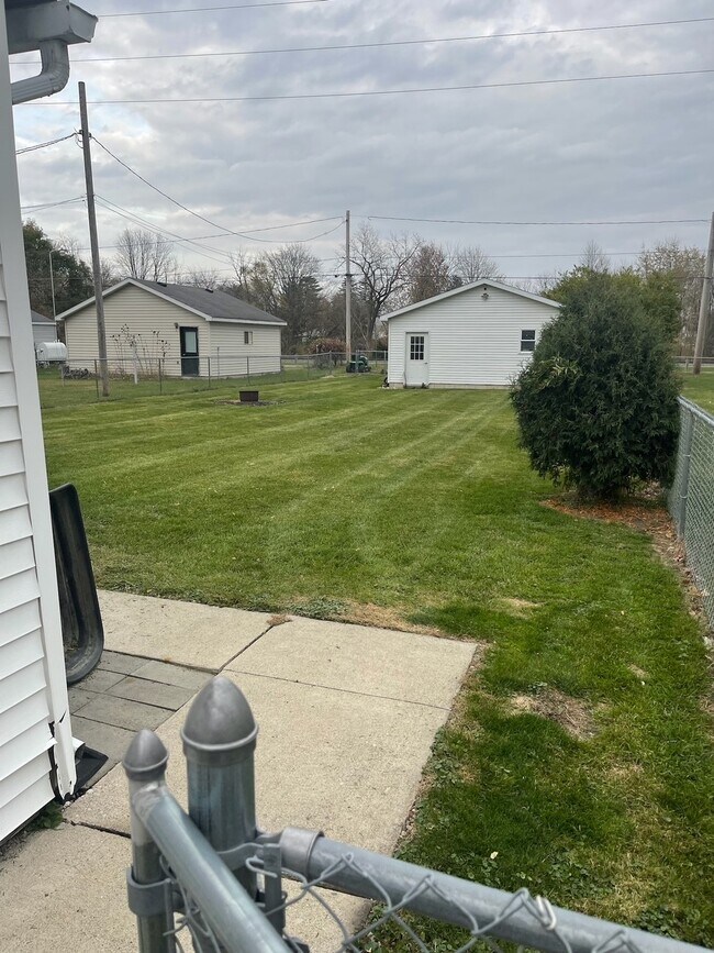 Building Photo - 837 Park St