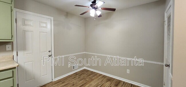 Building Photo - 834 Ridge Ave