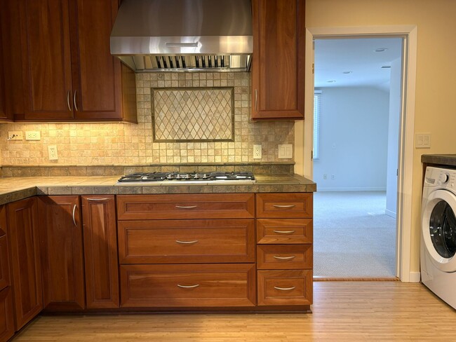 Building Photo - Beautiful Palo Alto Home with In-Law Suite, Central AC & Heated Pool