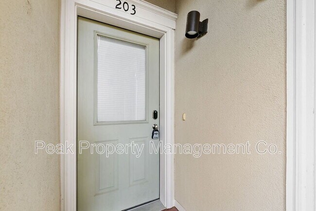 Building Photo - 401 Mason Ct