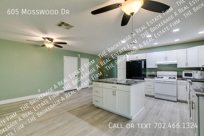 Building Photo - 605 Mosswood Dr