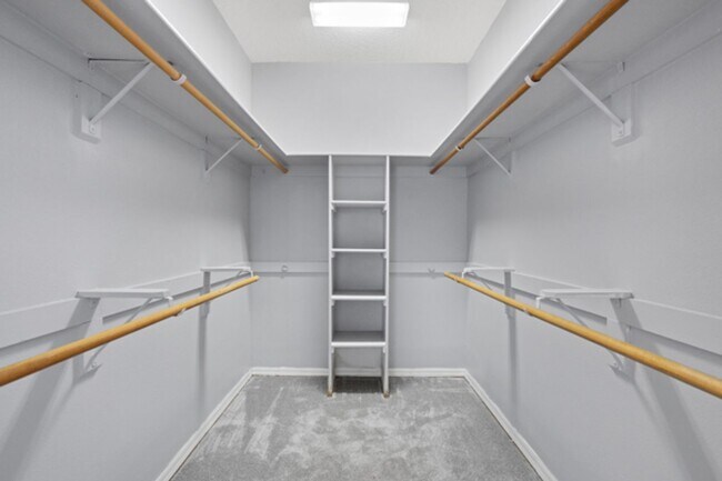 Building Photo - 2-Story pool home in The Fairways of Hunte...